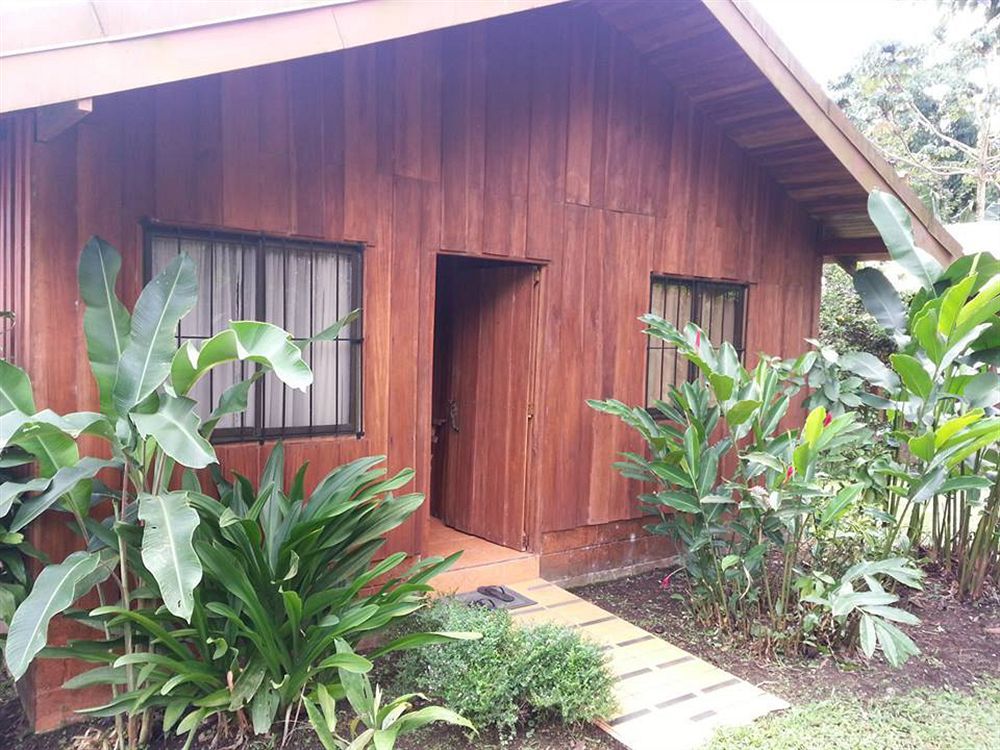 Cabinas La Catarata La Fortuna Buitenkant foto